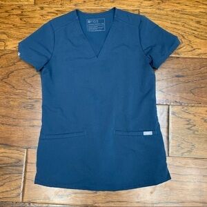 Figs Casma Three-Pocket Scrub‎ Top